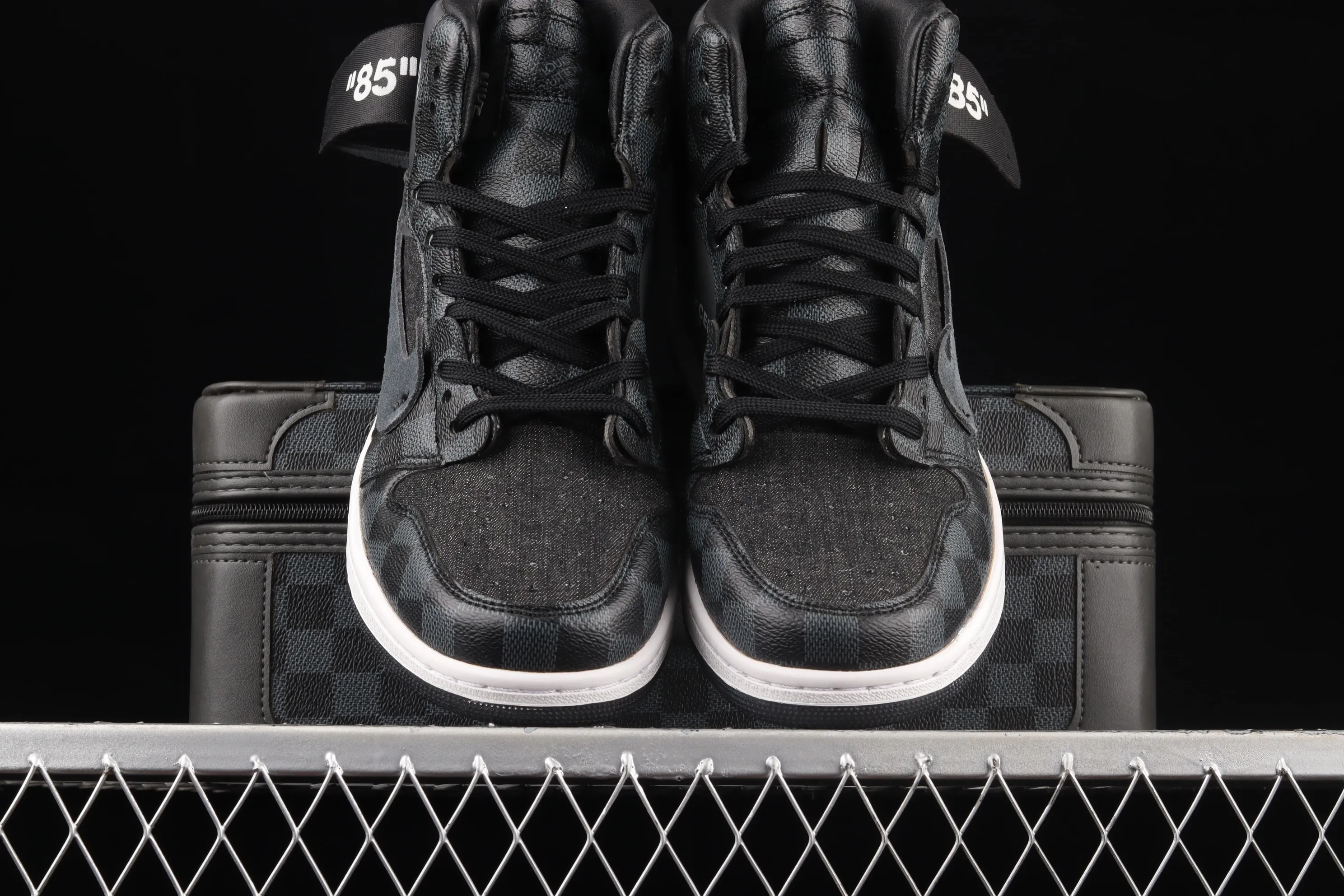 All Categories Air Jordan Jordan Series Basketball Shoes Air Jordan 1 High Donkey Brand x Air Jordan 1 AJ1 Joe 1 Donkey Brand Co-branded Custom Model #With Presbyopia Suitcase Made of Leather, Exclusive Logo Covered Shoe Body, Very High Style